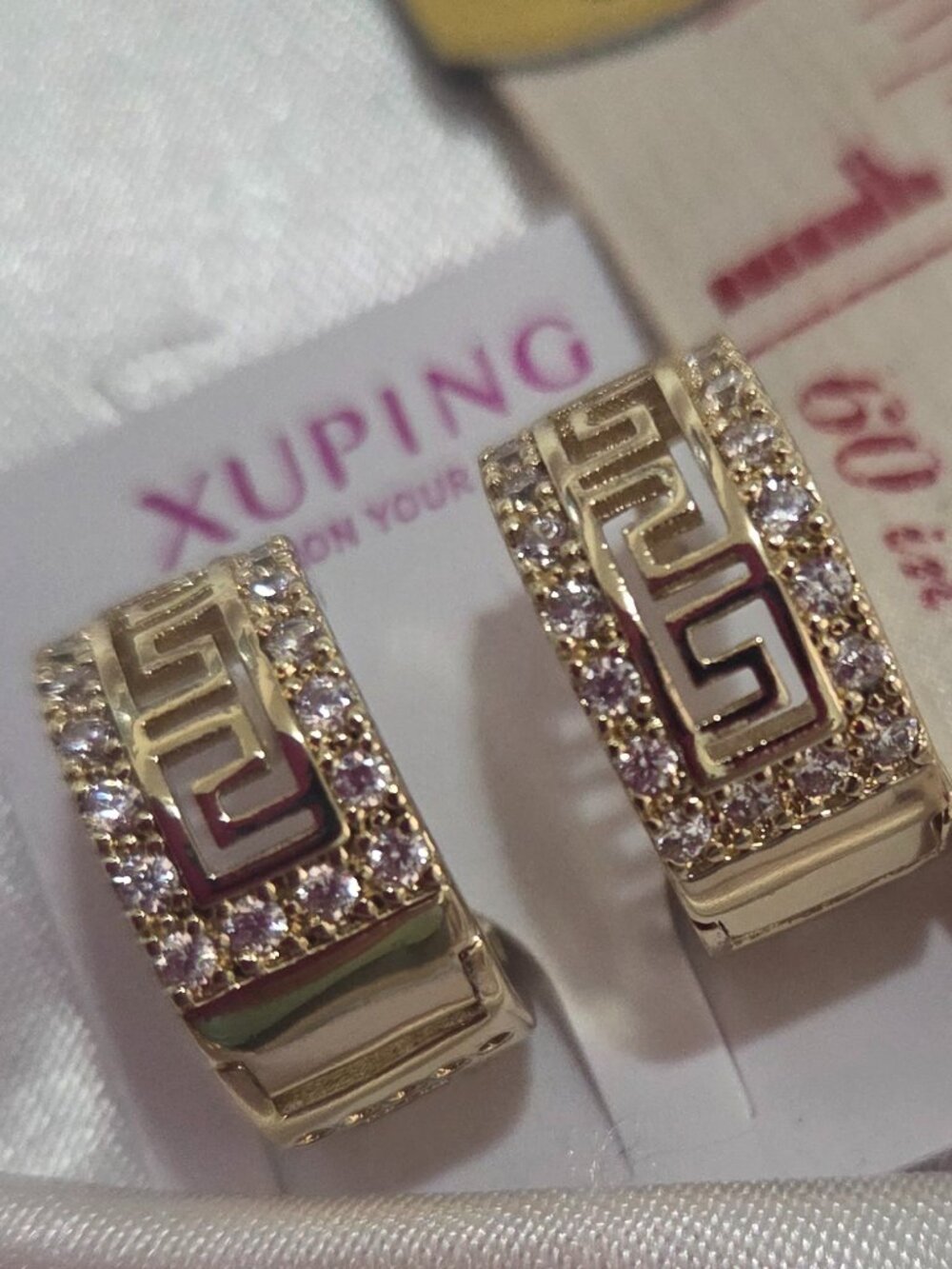 “XUPING 18K Gold Plated huggies with Zirconia
